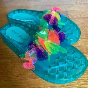 Betsey Johnson Luela Pool Slides